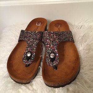 SOPHIA MILANO SHOES SANDALS THONGS SILVER MULTI GLITTER BROWN SOLES Size 7.5